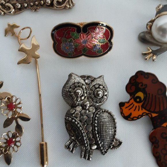 Lot #2 Costume Jewelry Brooches Animals Angels Shoe Buckles Butterfly Sold as is - Picture 4 of 7